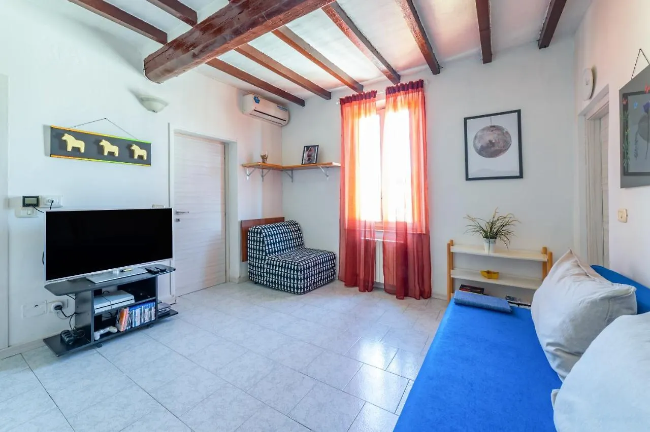 Parma Centro Torri Huge Apartment X6 Italy