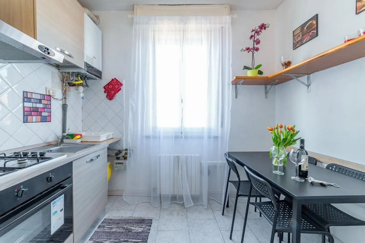 Parma Centro Torri Huge Apartment X6
